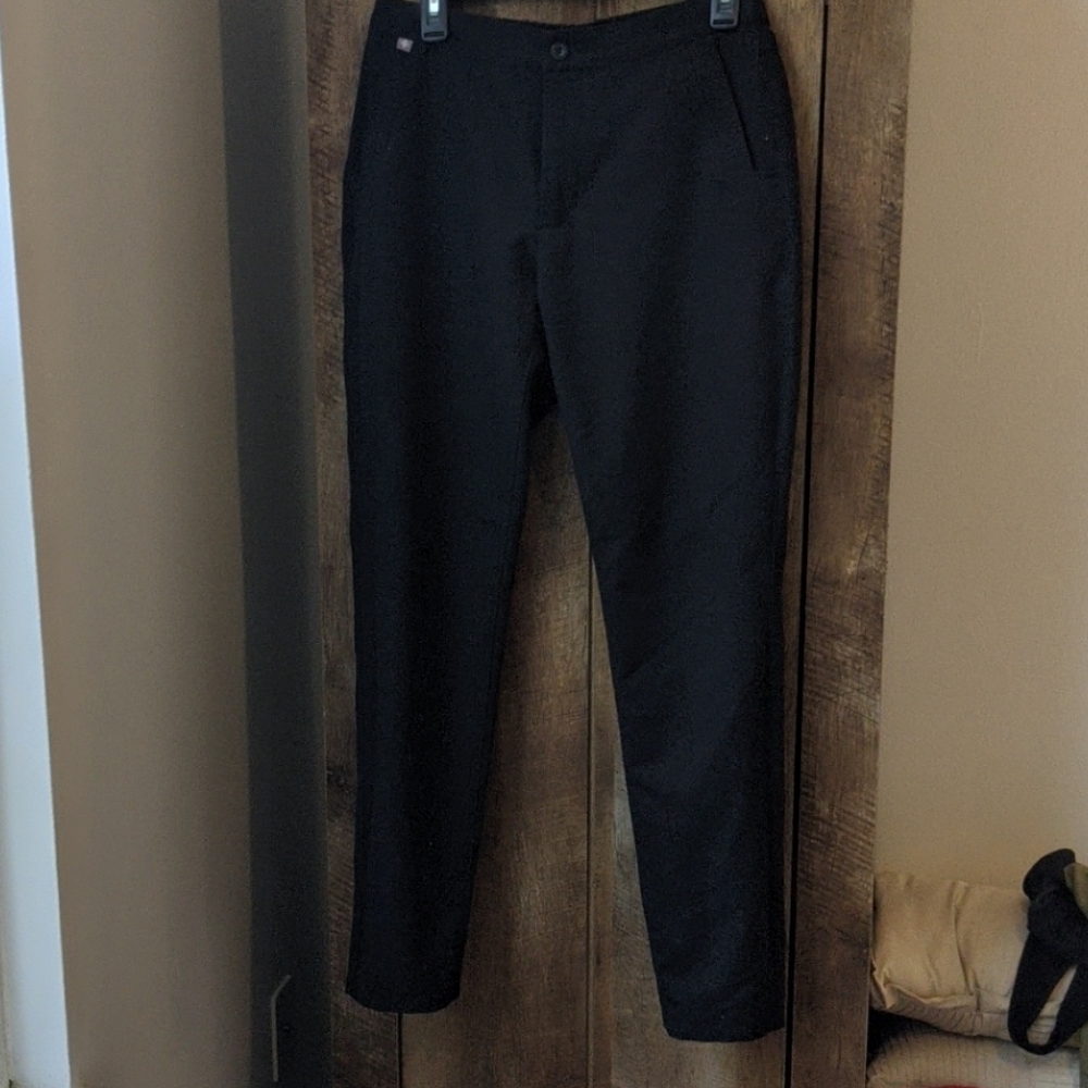 BOGO 50% B3G1 free FIGS trouser style scrubs